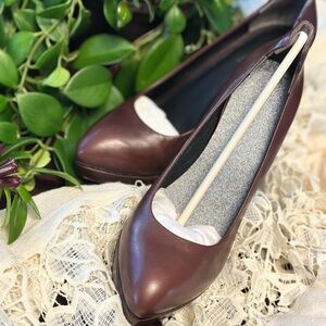 Pour la Victoire Aya pumps NIB